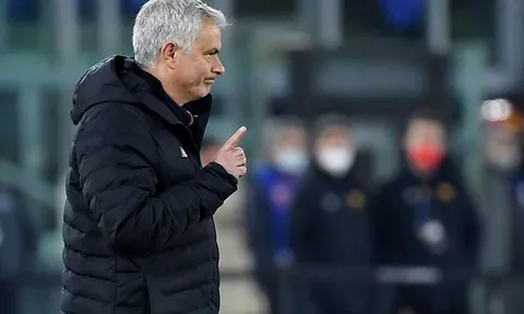 Roma thắng trận, Mourinho khiến dư luận bất ngờ