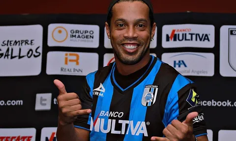 Ronaldinho có thể trở lại Mexico
