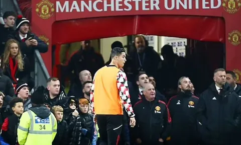 Jaap Stam tiết lộ cách xử lý của Sir Alex với Ronaldo