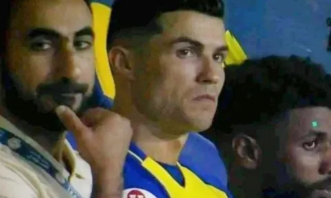 Ronaldo bị thay sau màn thể hiện nhạt nhòa
