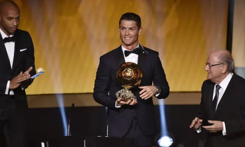 Ronaldo chê Ballon d'Or và The Best