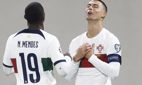 Ronaldo: Chống lại tất cả để hồi sinh