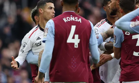 Ronaldo đánh vật, Man Utd thua sốc Aston Villa