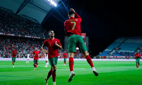 Ronaldo lại ghi bàn, Bồ Đào Nha giành chiến thắng 3-0