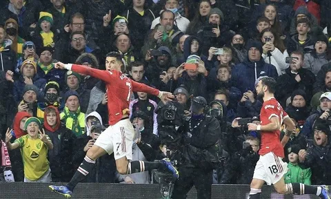 Ronaldo đền đáp De Gea, Man Utd áp sát top 4
