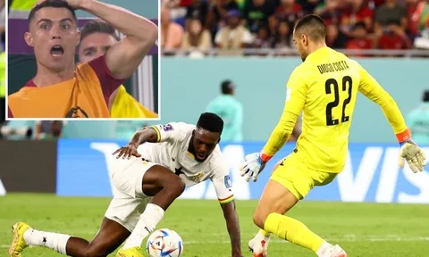 Ronaldo hoảng hốt trước pha xử lý suýt báo hại Bồ Đào Nha
