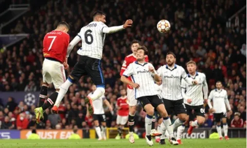 Ronaldo không chiến đẳng cấp, Man Utd ngược dòng ngoạn mục trước Atalanta