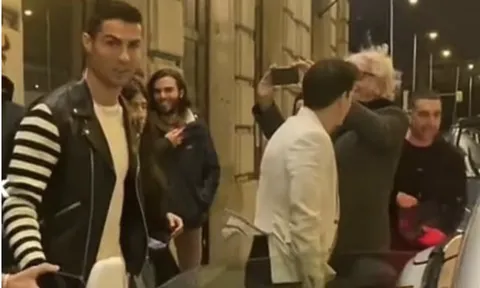 Ronaldo lái Rolls-Royce bạn gái tặng đi ăn tối
