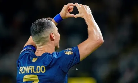 Ronaldo làm hết, Al Nassr hủy diệt Al Shabab