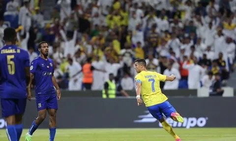 Ronaldo lập siêu kỷ lục ngày Al-Nassr thắng giòn