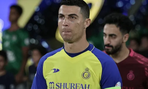 Ronaldo nhận cảnh báo khi chơi ở Saudi Arabia