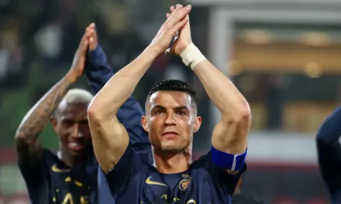Ronaldo xin lỗi người hâm mộ Trung Quốc