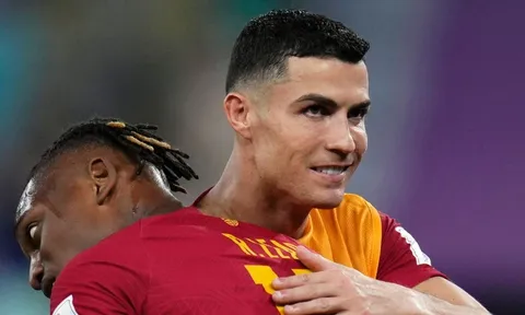 Ronaldo nhận đề nghị 186 triệu bảng, hợp đồng 3 năm