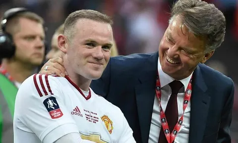 Rooney chỉ ra HLV “giỏi chiến thuật” hơn Ferguson