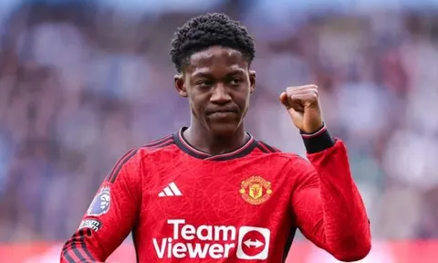 Rooney khen ngợi 'Schweinsteiger mới' của M.U