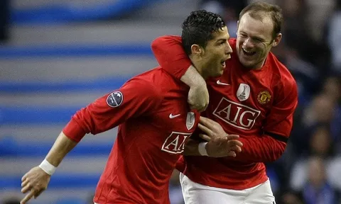Rooney: “Ronaldo chỉ muốn ghi bàn chứ không vì đồng đội”