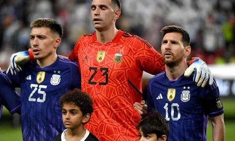 Rooney tuyên bố lớn về Lisandro Martinez