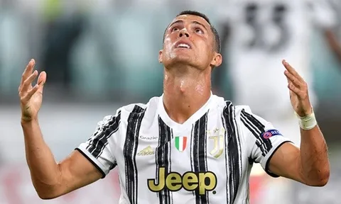 Cựu chủ tịch Juventus: 'Đội bóng gặp rắc rối từ khi mua Ronaldo'