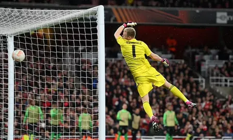 Xé lưới Arsenal, sao Sporting bị gọi là mất trí, điên cuồng