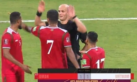 CĐV Đông Nam Á: 'Việt Nam còn phải chống lại VAR và trọng tài'