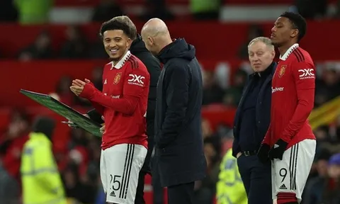 Fan MU thích khoảnh khắc thầy trò Ten Hag và Sancho