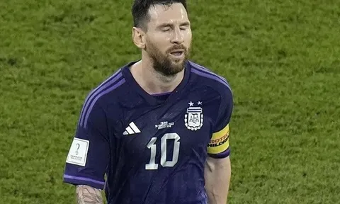 Messi tức giận dù Argentina lấy vé vòng 1/8 World Cup 2022