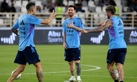 Messi thú nhận sắp giải nghệ, khó gia hạn PSG