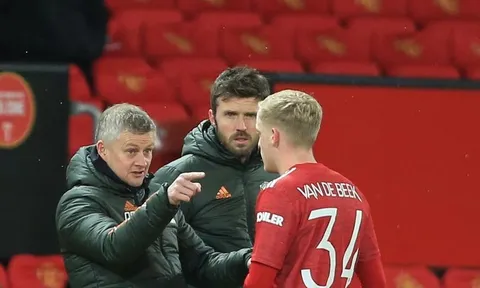 Solskjaer có quyết định cực sốc đối với Van de Beek