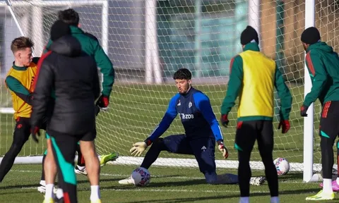 Tân binh cật lực trên sân tập Man Utd trước giờ ra mắt