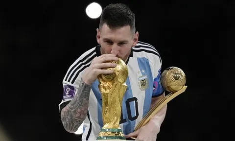Tiền bối của Văn Hậu được đánh giá cao hơn Messi