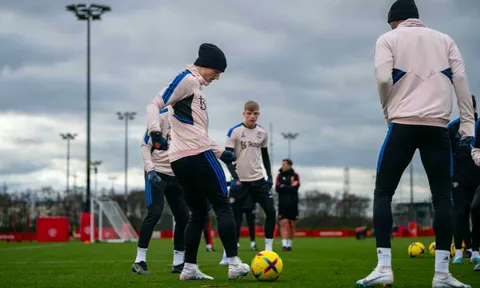 Sabitzer khiến cả đội trố mắt theo dõi trên sân tập Man Utd