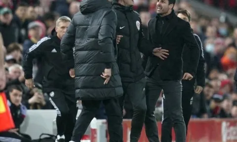 Sai lầm lớn của Arteta chính là gây gổ với Klopp tại Anfield