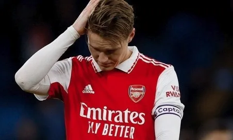Sai lầm từ VAR có thể phá hỏng mùa giải của Arsenal