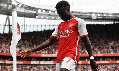 Saka cần được “làm mới” tại Arsenal