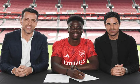 CHÍNH THỨC! Saka gia hạn với Arsenal