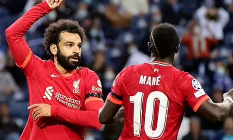 Carragher: "Klopp không làm điều tương tự với Salah"