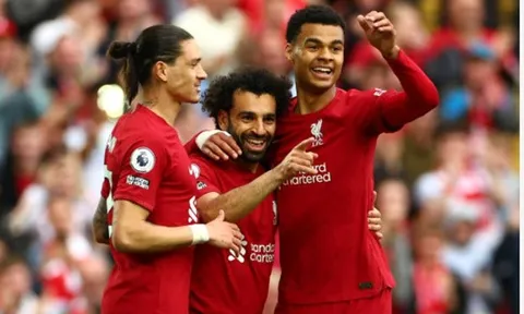 Salah cứu 2 'chân gỗ', Liverpool phả hơi nóng vào gáy Man Utd