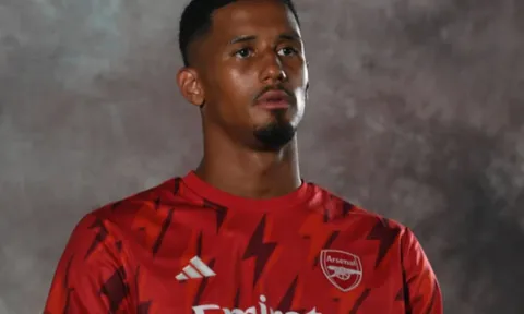 Saliba thừa nhận học hỏi ngôi sao Liverpool