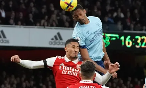 Tony Adams chỉ ra vị trí đáng lo ngại của Arsenal trước Man City