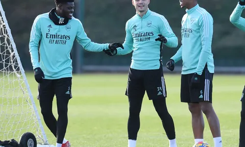 Sao Arsenal bình phục thần tốc, CĐV: “Không phải con người”