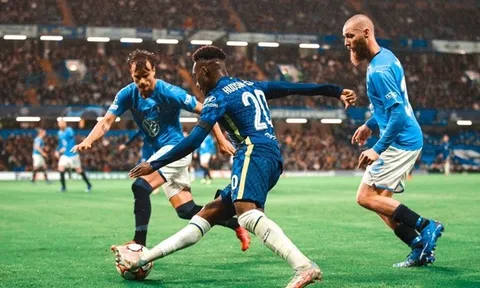 Sao Chelsea chơi tiền đạo trái lẫn hậu vệ phải, Tuchel biết 1 điều