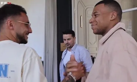 Sao Chelsea trình diễn, Mbappe cười thả ga