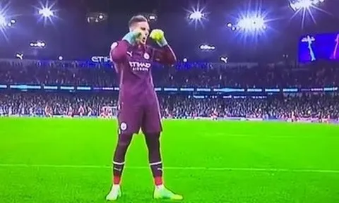 Sao Man City chế nhạo CĐV Arsenal