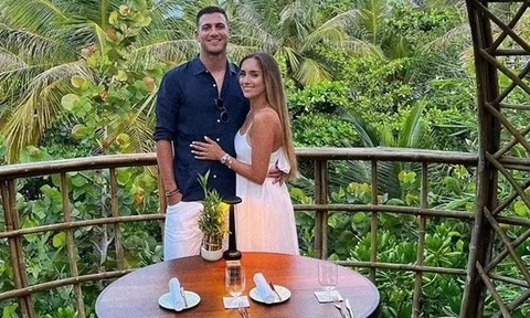 Sao MU khoe khoảnh khắc ngọt ngào bên 'nửa kia' ngày Valentine