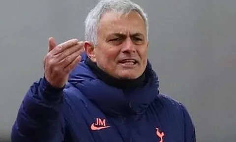 Sao Tottenham múa may bất thành, Mourinho hét 1 câu bên đường biên