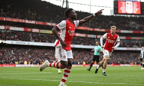 Sao trẻ rực cháy, Arsenal tiến sát Top 4