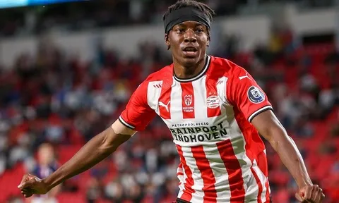 Sao trẻ từ chối M.U và Chelsea vì noi gương Sancho
