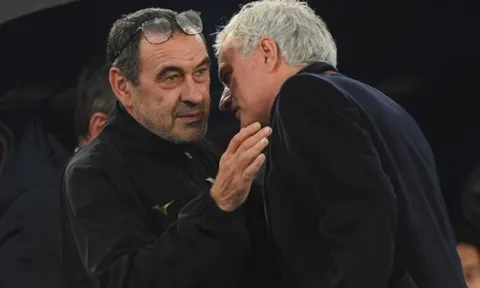 Sarri phản pháo Mourinho