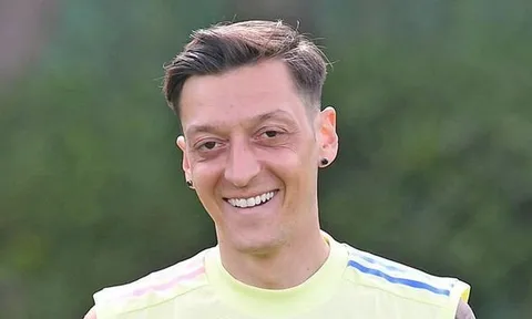 Arteta ra tay, chốt xong khả năng Ozil trở lại khoác áo Arsenal