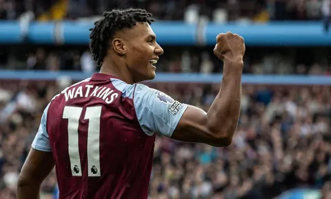 Sát thủ Villa gửi thông điệp tới Tottenham